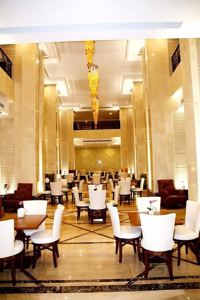 Violet Al Azizia Hotel