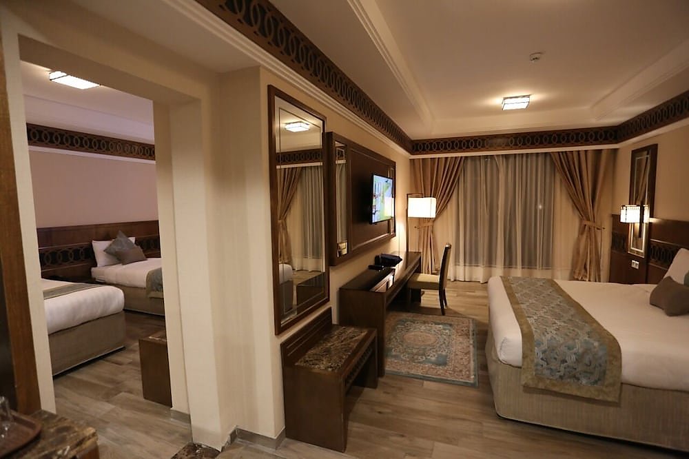 Violet Al Azizia Hotel