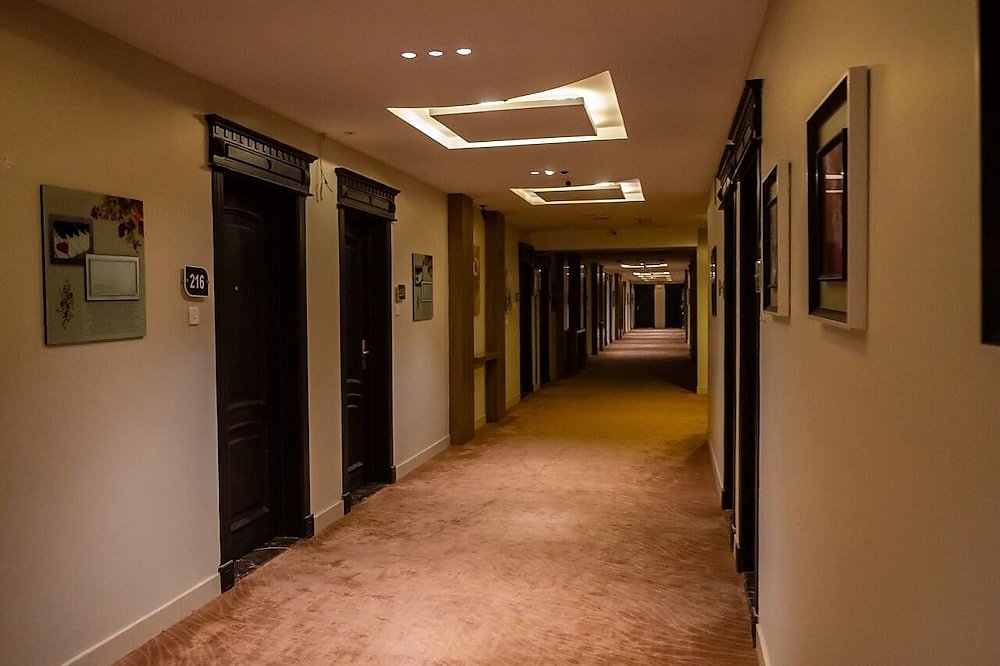 Ahlin Suites 2