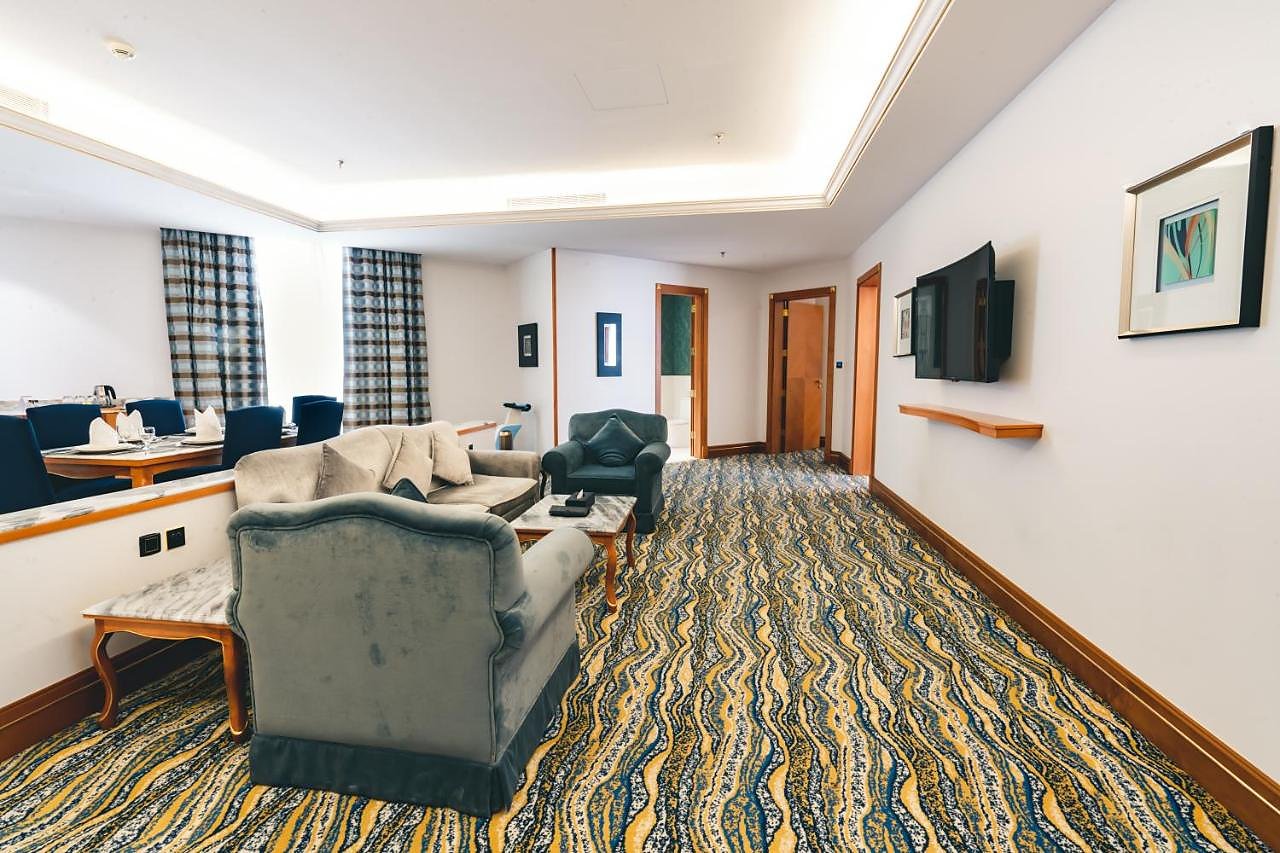 Iridium Hotel
