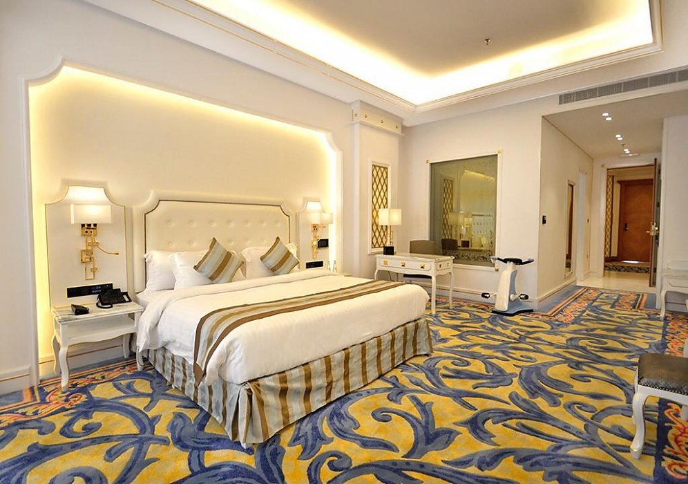 Iridium Hotel