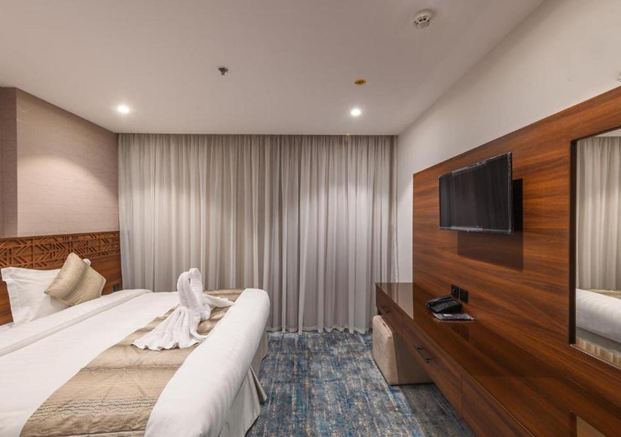 Manazel Al Zaireen Hotel