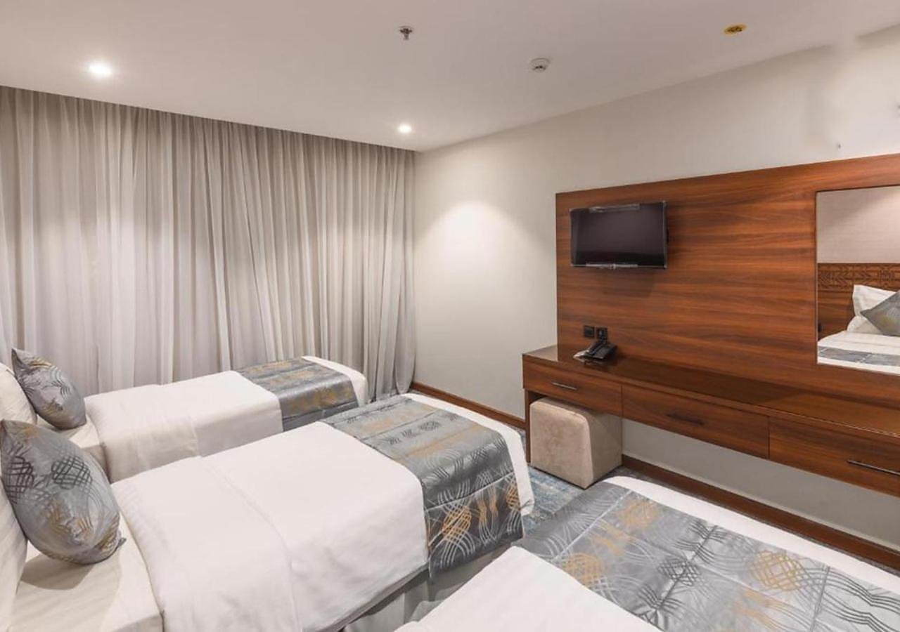 Manazel Al Zaireen Hotel
