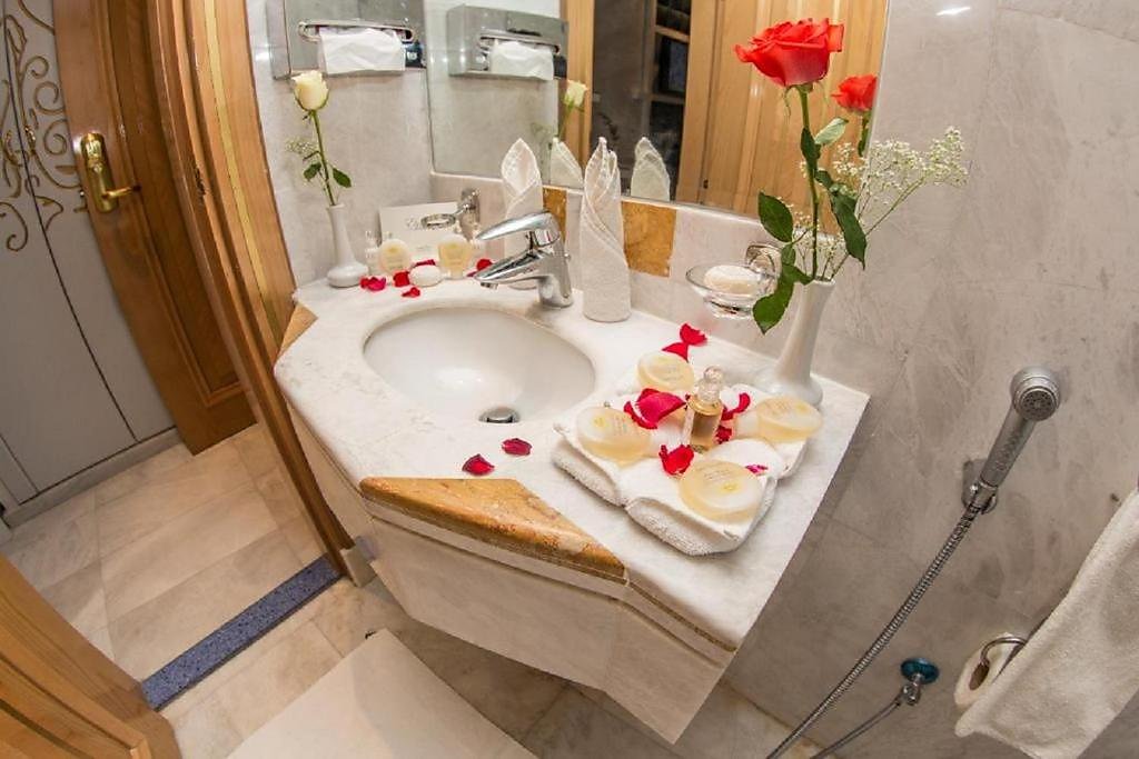 Montana Al Azizia Hotel
