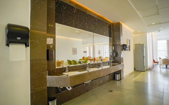 Osturat Emaar Hotel